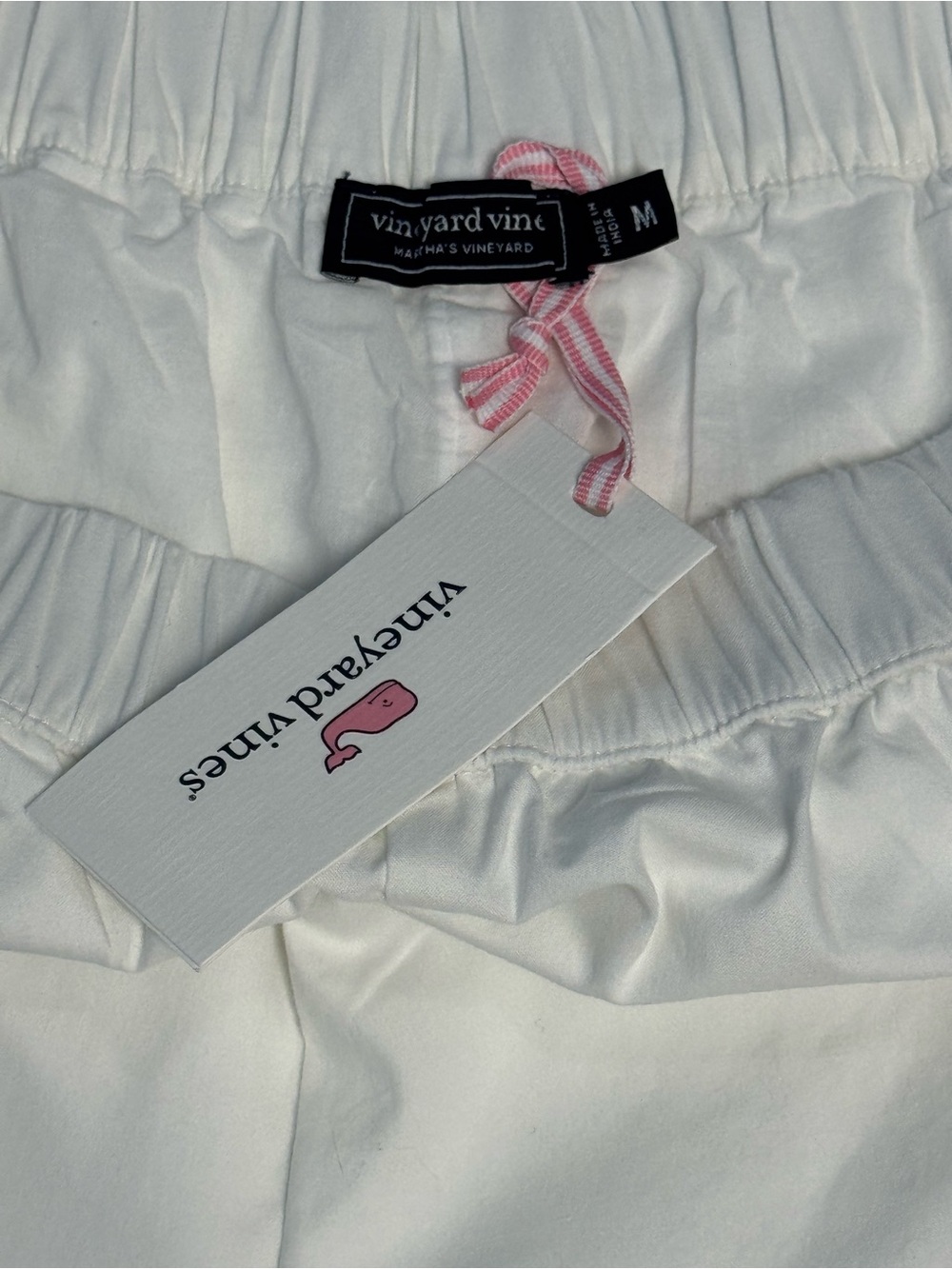 Vineyard Vines Women's White
Cotton Eyelet Hem Pull-On
Shorts - Picture 9 of 9